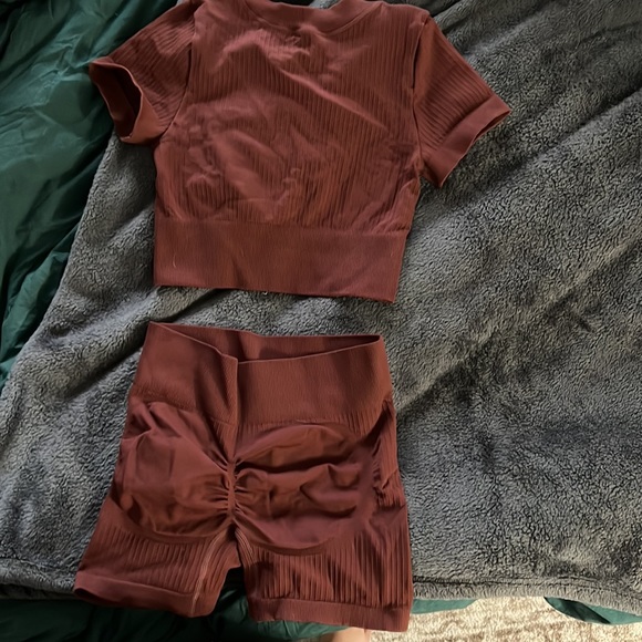 Brown 2 Piece Workout Set: Zipper Crop Top Seamless High Waist Short, Size: MED - Picture 3 of 3